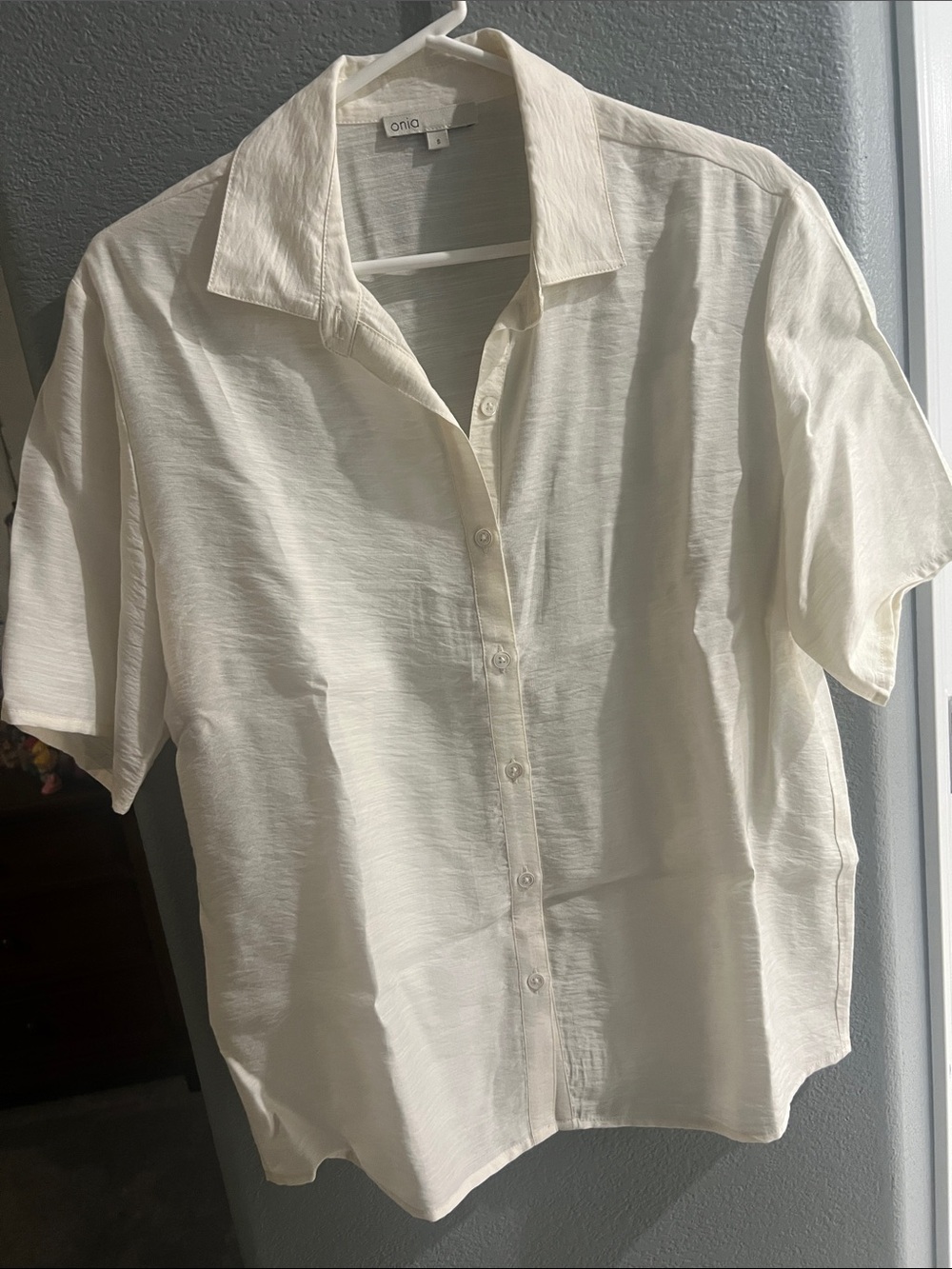 Onia Short-Sleeve Button-Up Blouse in Off-White